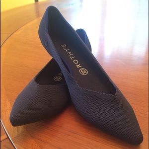 Size 9 Navy Blue Point Rothy’s
